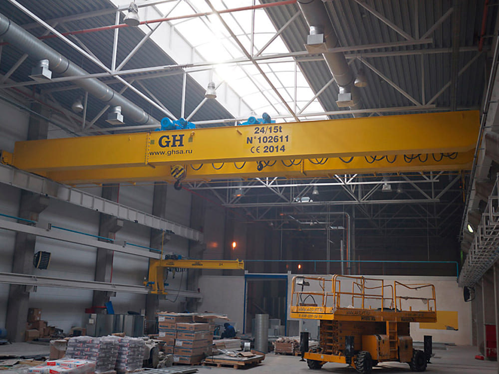 Double Girder Overhead Bridge Crane with 2 independent and synchronized trolleys Q=24/15 t, L=31,9 m, H=8,125 m;