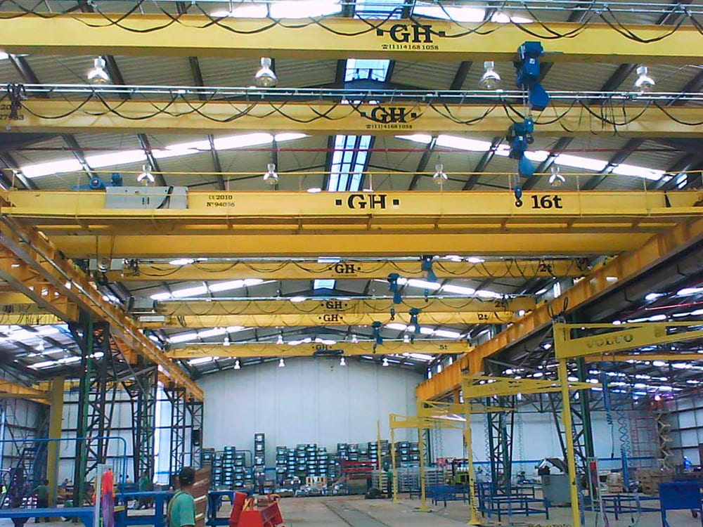 Installation of multiple cranes. GH Cranes and Components in the automotive sector. Volvo - Brasil.