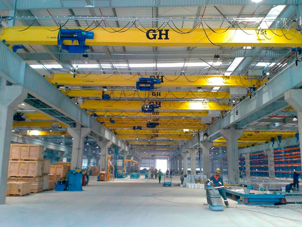 Installation of multiple cranes. GH Cranes and Components in the automotive sector. Hyundai - Brasil.