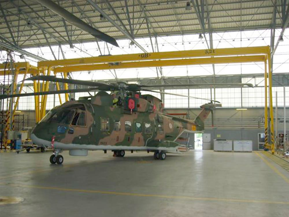 Instalación de pórticos de GH CRANES & COMPONENTS en el sector aeronáutico. Base aérea do Montijo.